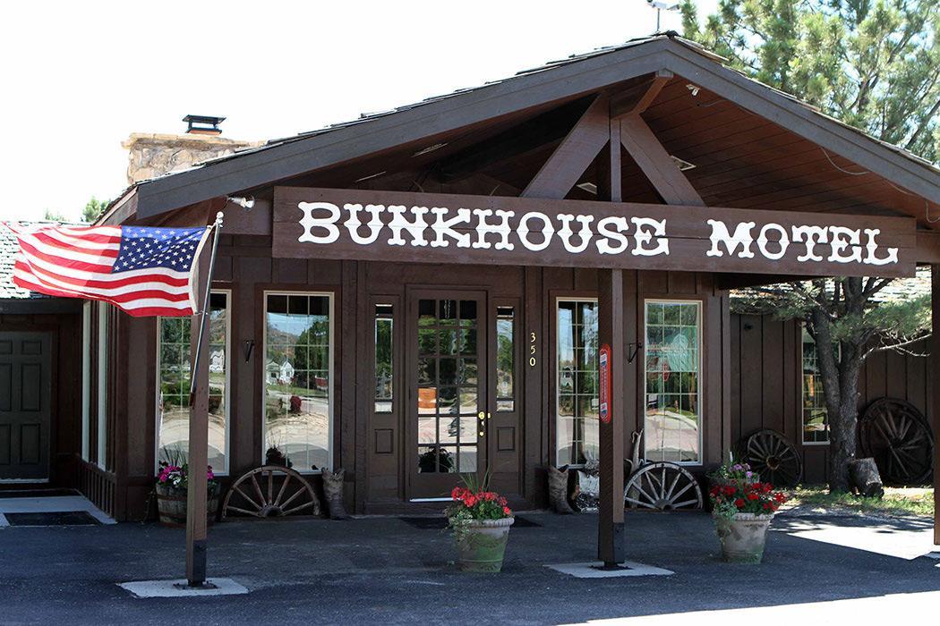 Bunkhouse Motel Гернси Экстерьер фото